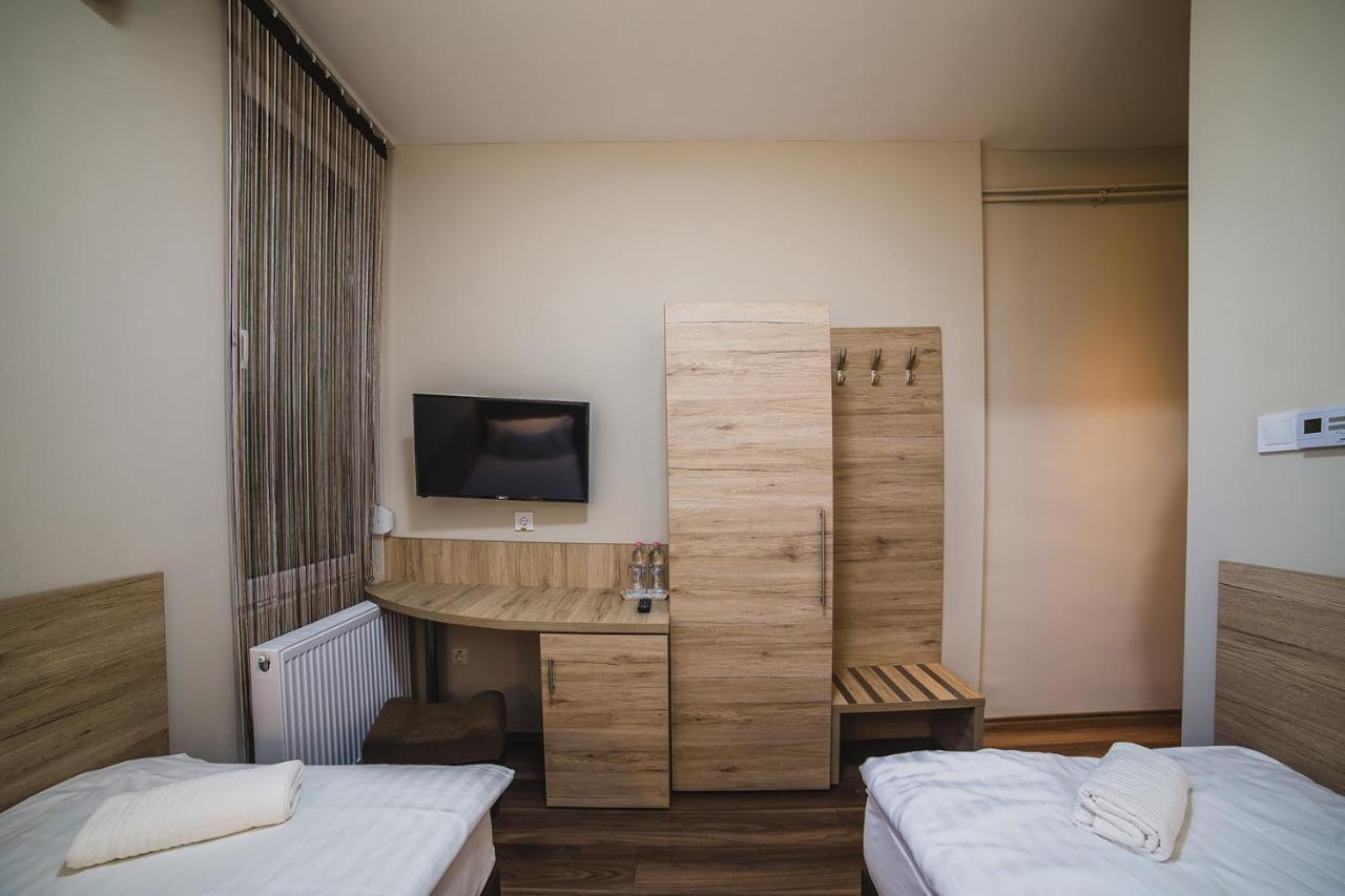 Sztar Motel Etterem Balassagyarmat Eksteriør bilde